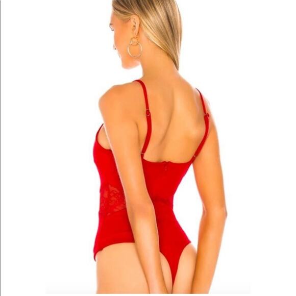 Lovers + Friends Revolve Kerrie Bodysuit Cherry Red Women’s Medium Lace Cut Out - Picture 10 of 12